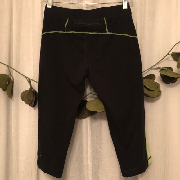 Fila Cropped Athletic Leggings - Picture 2 of 3